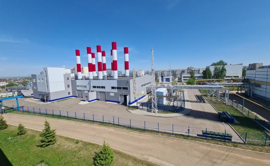 Estructura metálica en construcción de la planta de ciclo combinado de Elabuga
