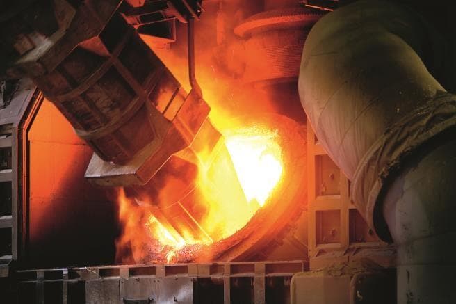 Proceso industrial en el complejo Paksteel