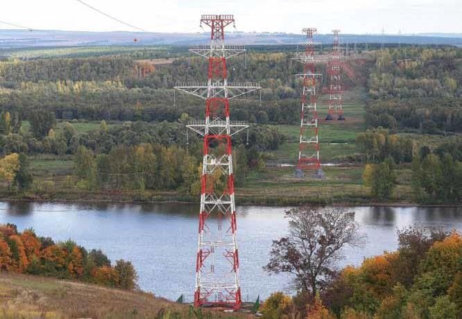 Torres de transmisión de la línea Schelokov–Central
