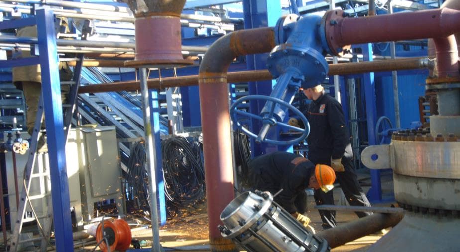 Instalación de tuberías de vapor en Nizhnekamskneftekhim