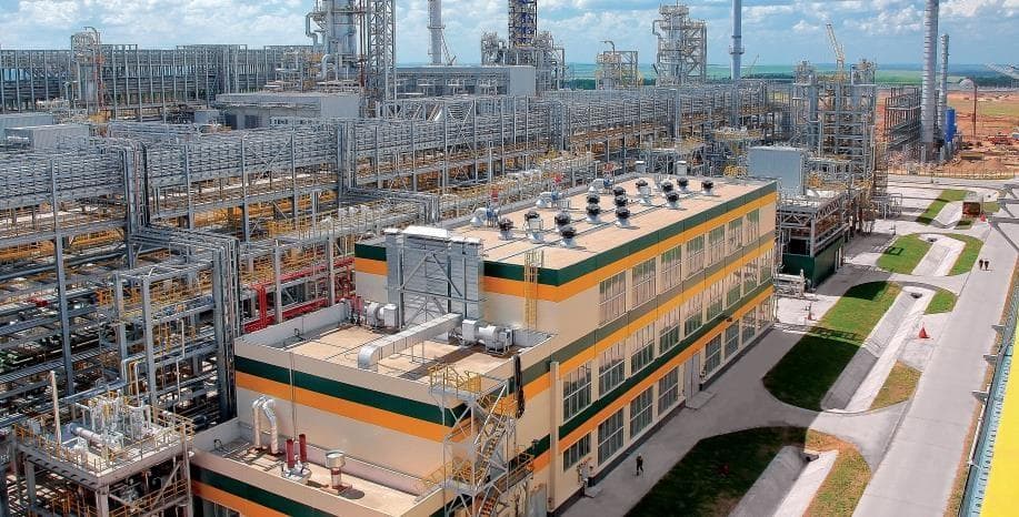 Vista aérea del complejo petroquímico TANECO en Nizhnekamsk
